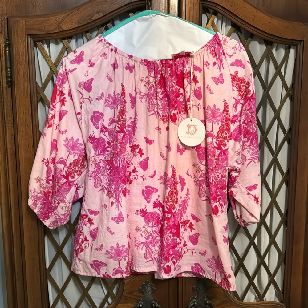 Victoria Dunn blouse new with tag!
